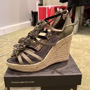 Vine Camuto wedges